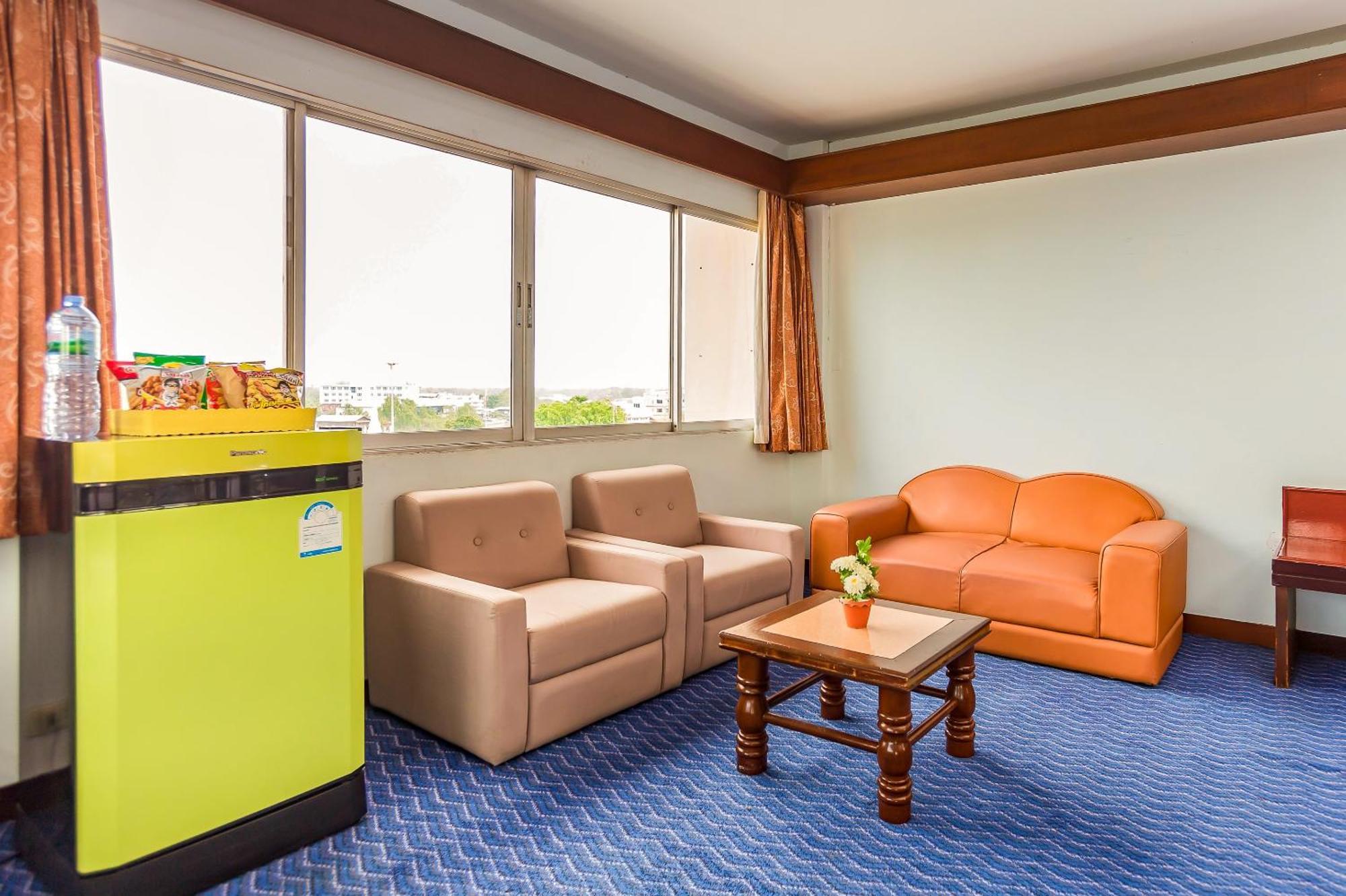 Oyo 441 Grand Thara Hotel Szuratthani Kültér fotó