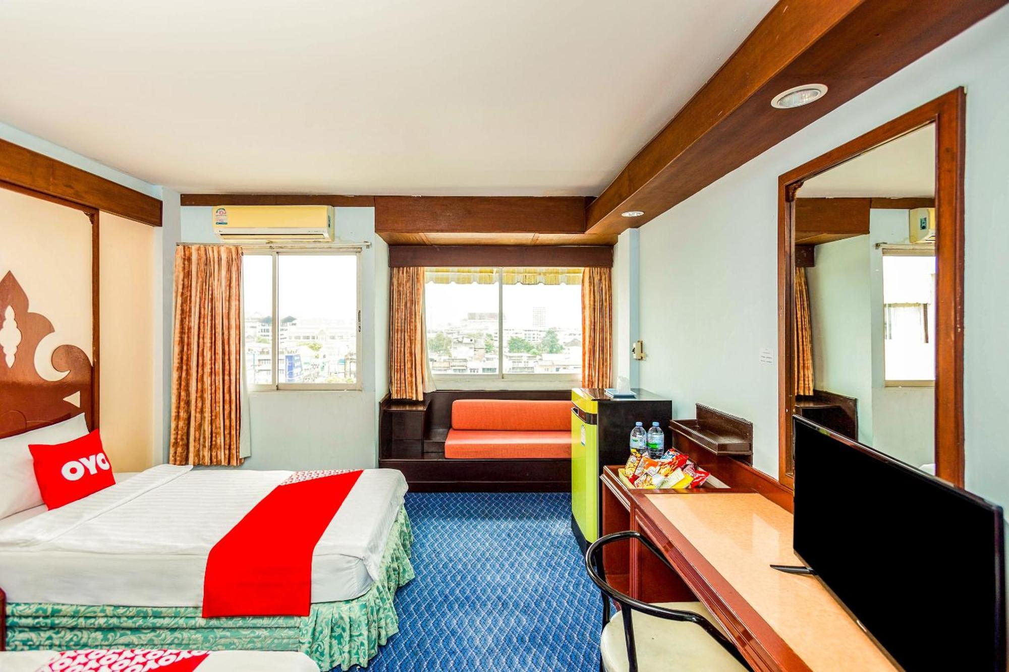 Oyo 441 Grand Thara Hotel Szuratthani Kültér fotó
