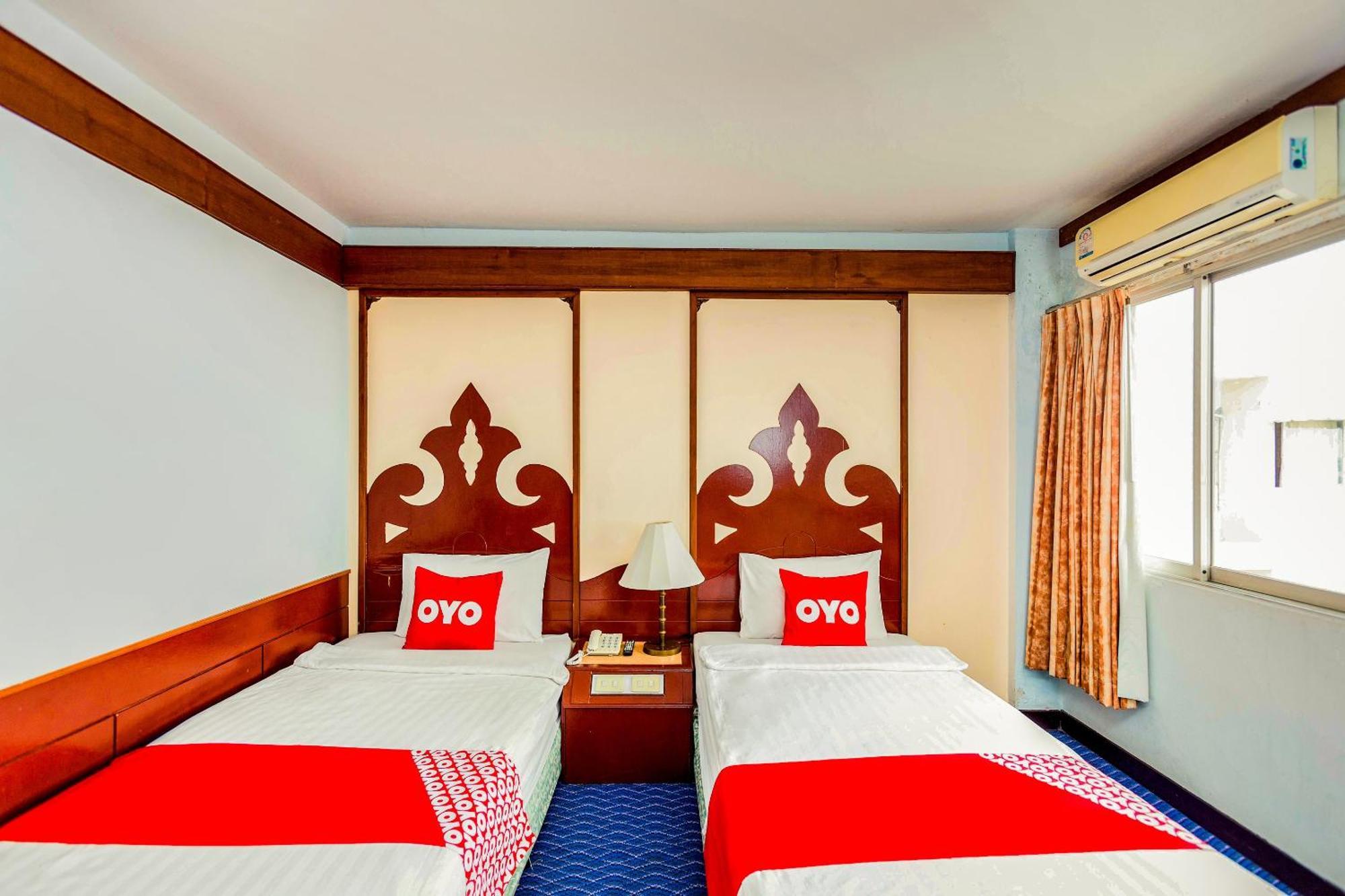 Oyo 441 Grand Thara Hotel Szuratthani Kültér fotó