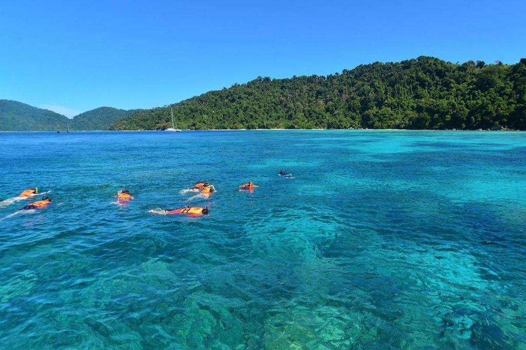 Oyo 441 Grand Thara Hotel Szuratthani Kültér fotó