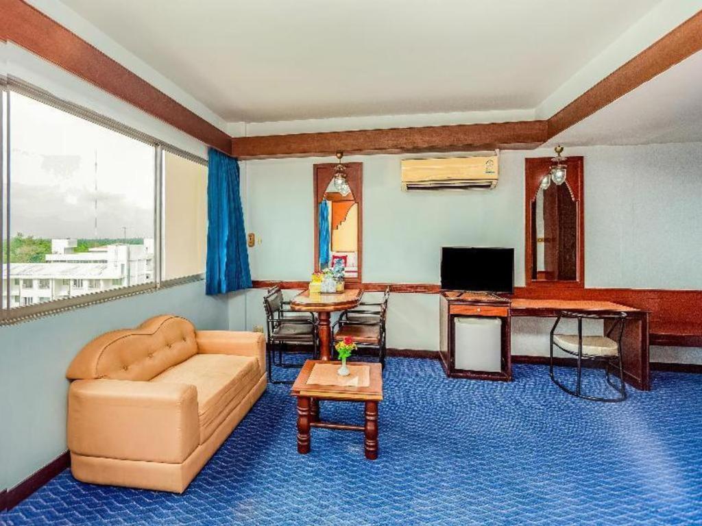 Oyo 441 Grand Thara Hotel Szuratthani Kültér fotó
