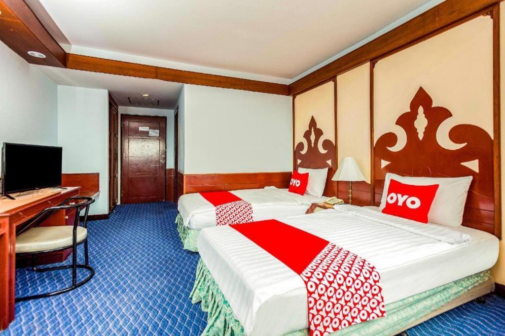 Oyo 441 Grand Thara Hotel Szuratthani Kültér fotó