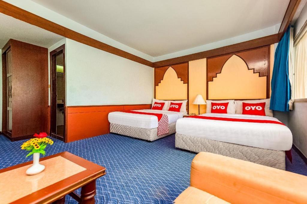 Oyo 441 Grand Thara Hotel Szuratthani Kültér fotó