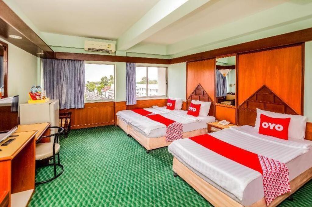 Oyo 441 Grand Thara Hotel Szuratthani Kültér fotó