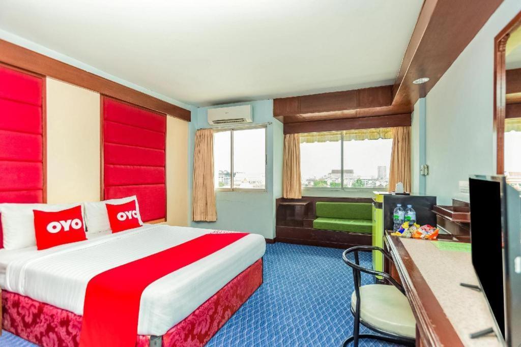 Oyo 441 Grand Thara Hotel Szuratthani Kültér fotó